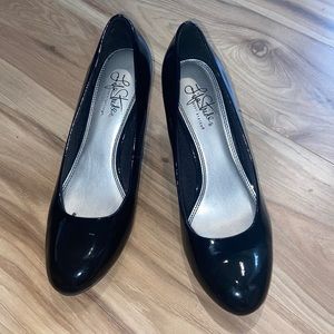 Shiny black professional heels
